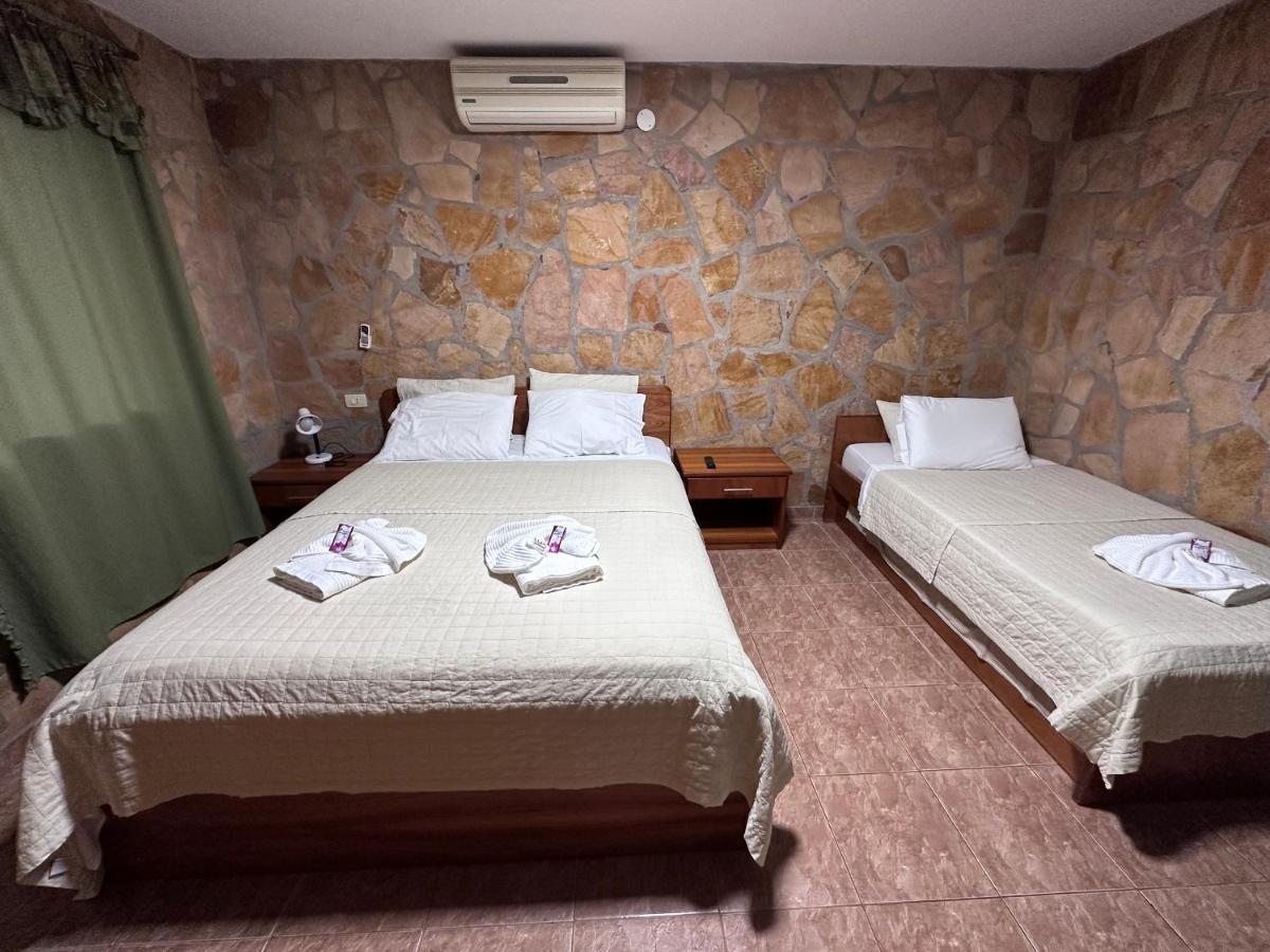 Parque Hotel Manantial Hohenau Esterno foto