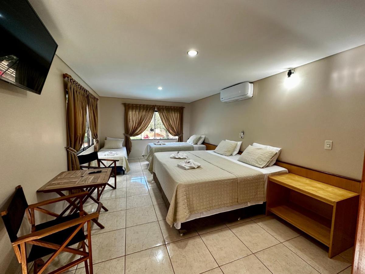 Parque Hotel Manantial Hohenau Esterno foto