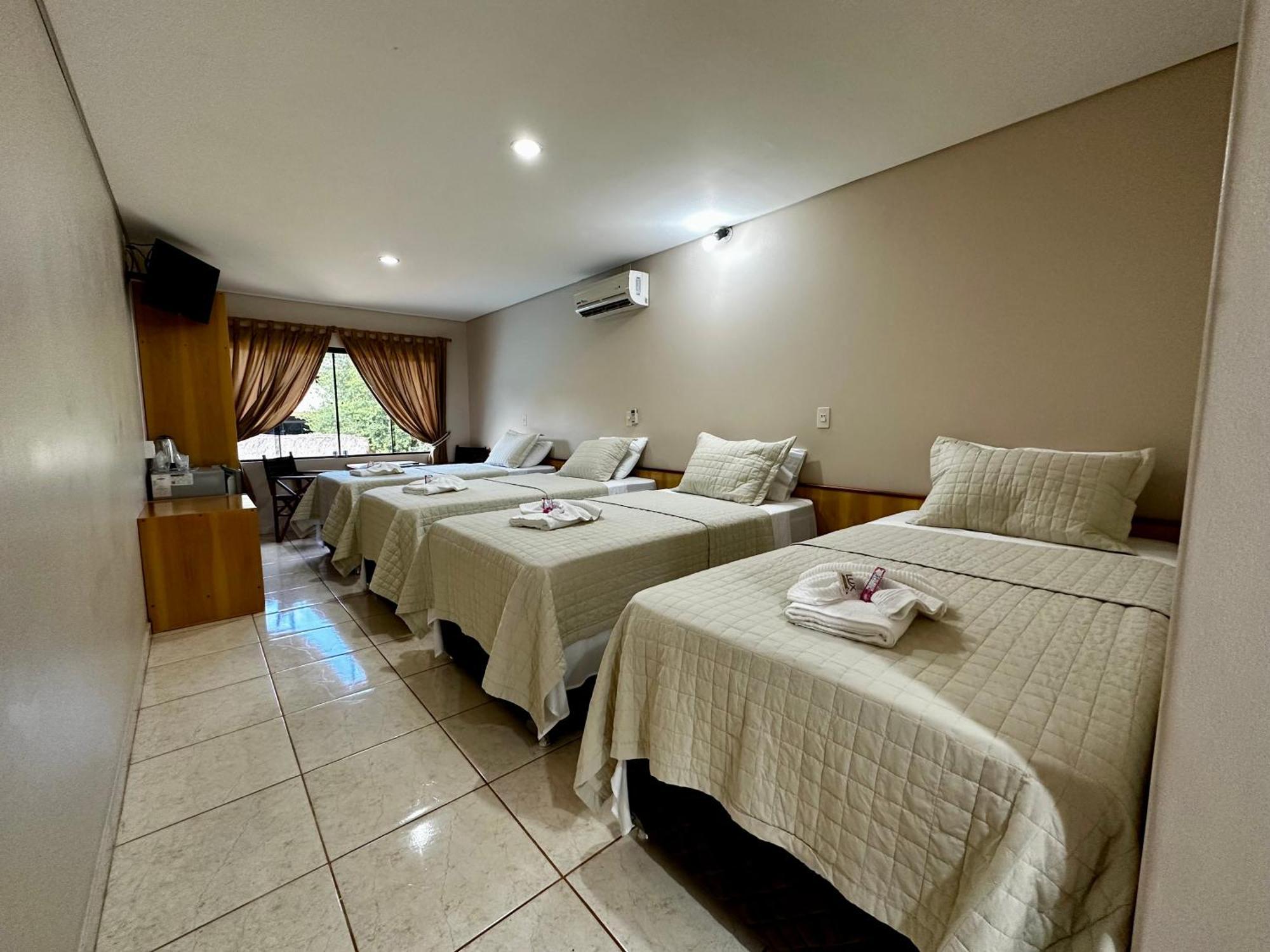 Parque Hotel Manantial Hohenau Esterno foto